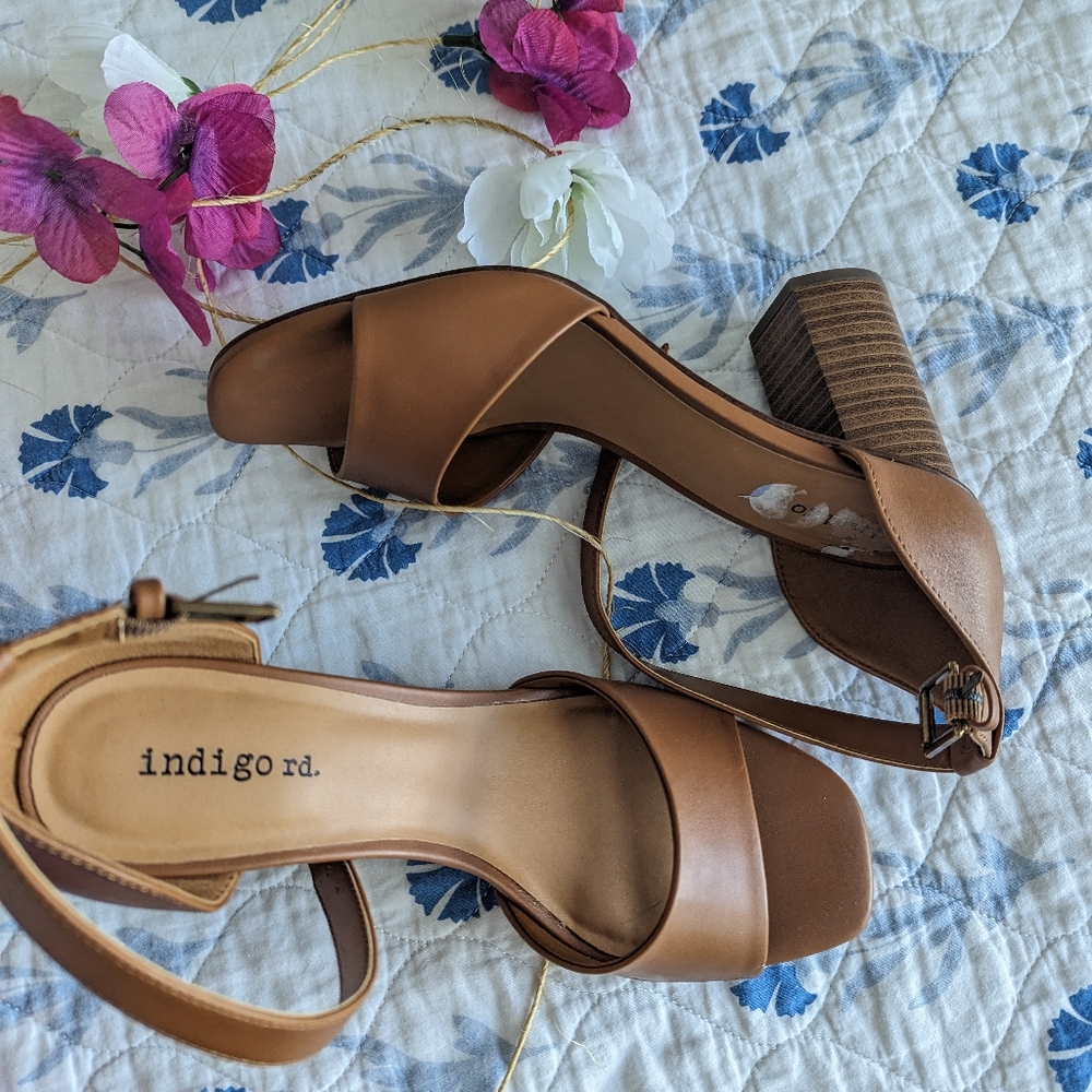 Indigo rd Heels Size 8.5 Block Brown Tan Ankle Strap Tan Square Toes Boho Casual
